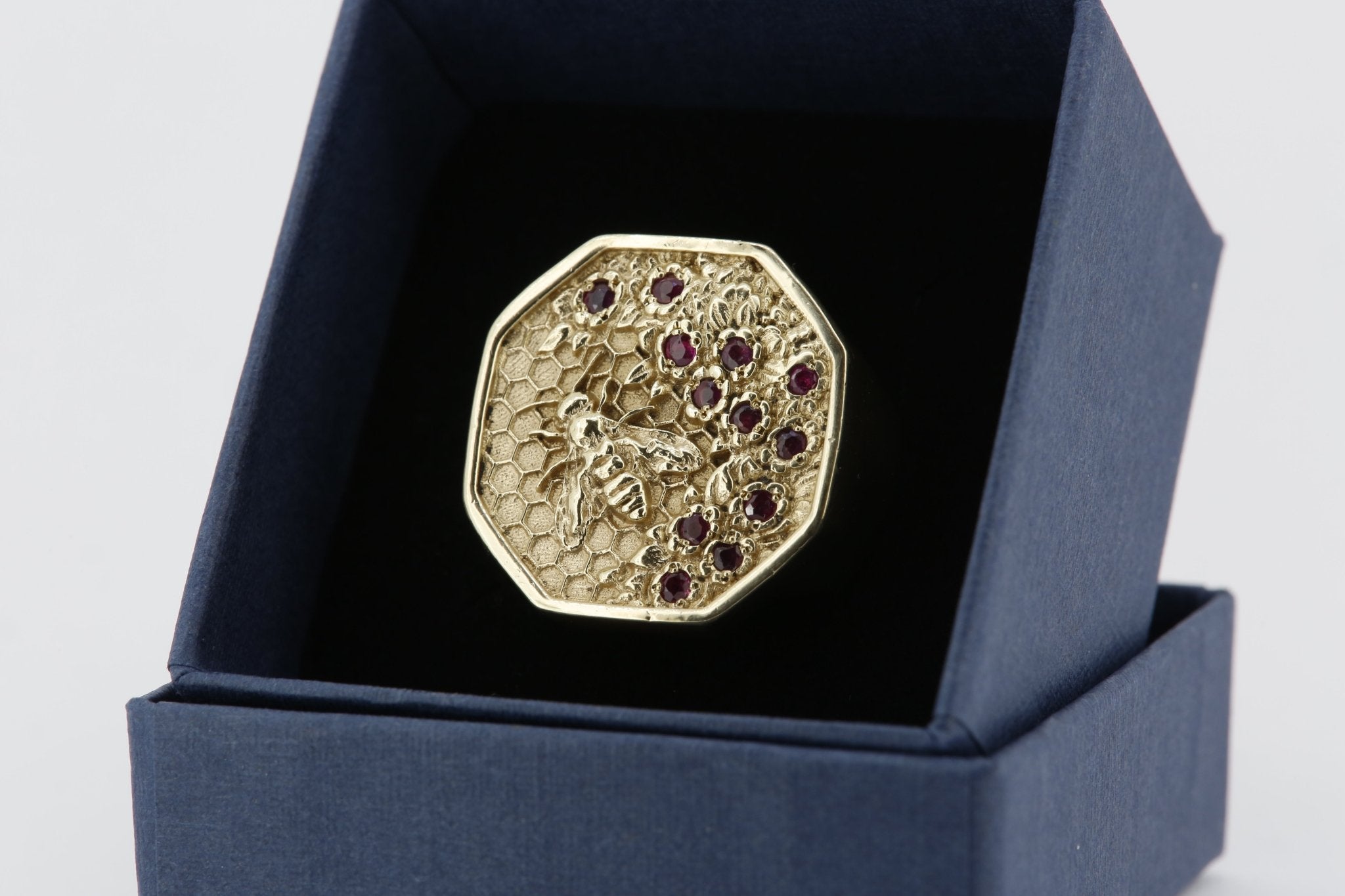 Honeycomb Bee Signet Ring – Ruby | 9ct Yellow Gold - BeckonJewel