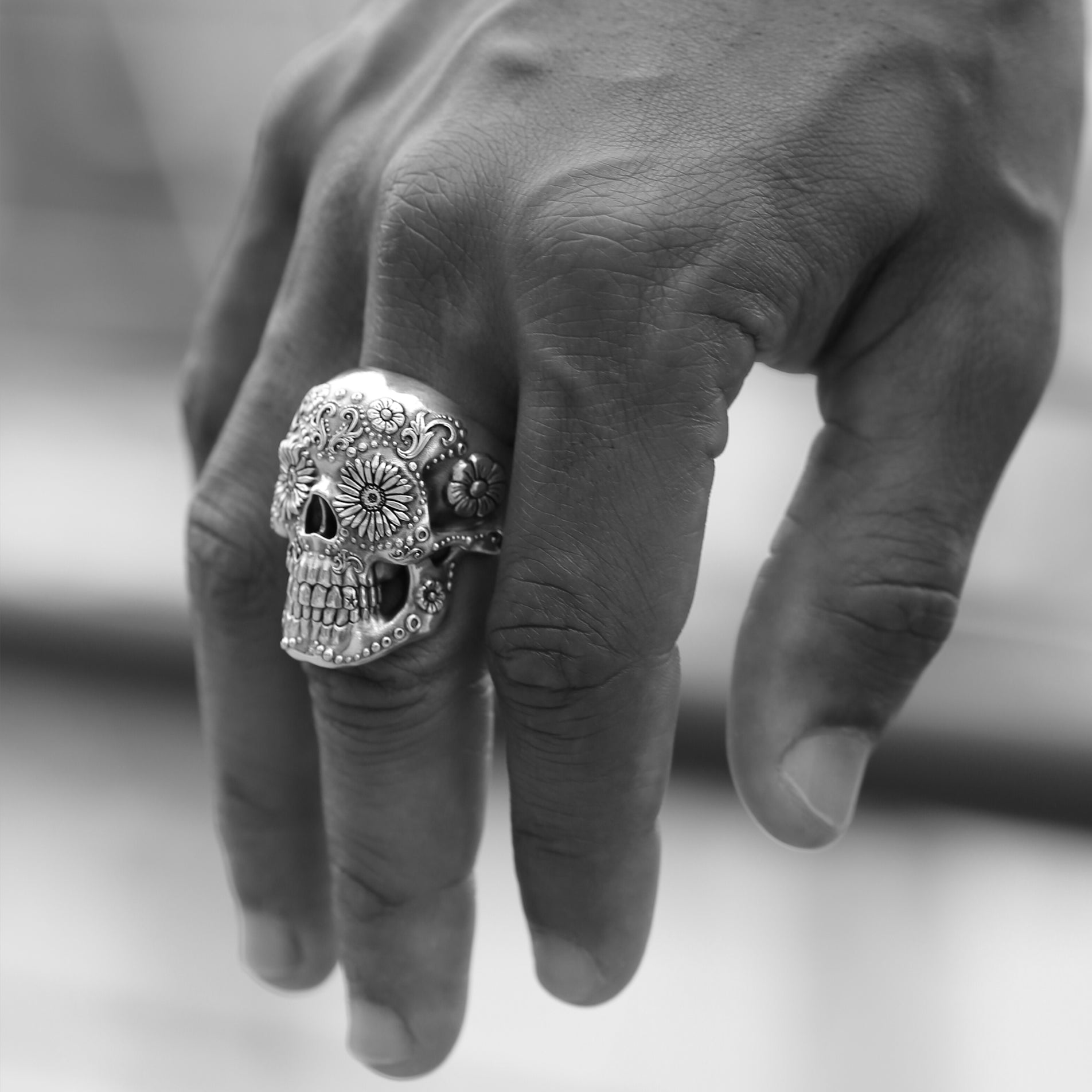 Ring - Sugar Skull Ring - 925 Silver | Blue Sapphire Eyes
