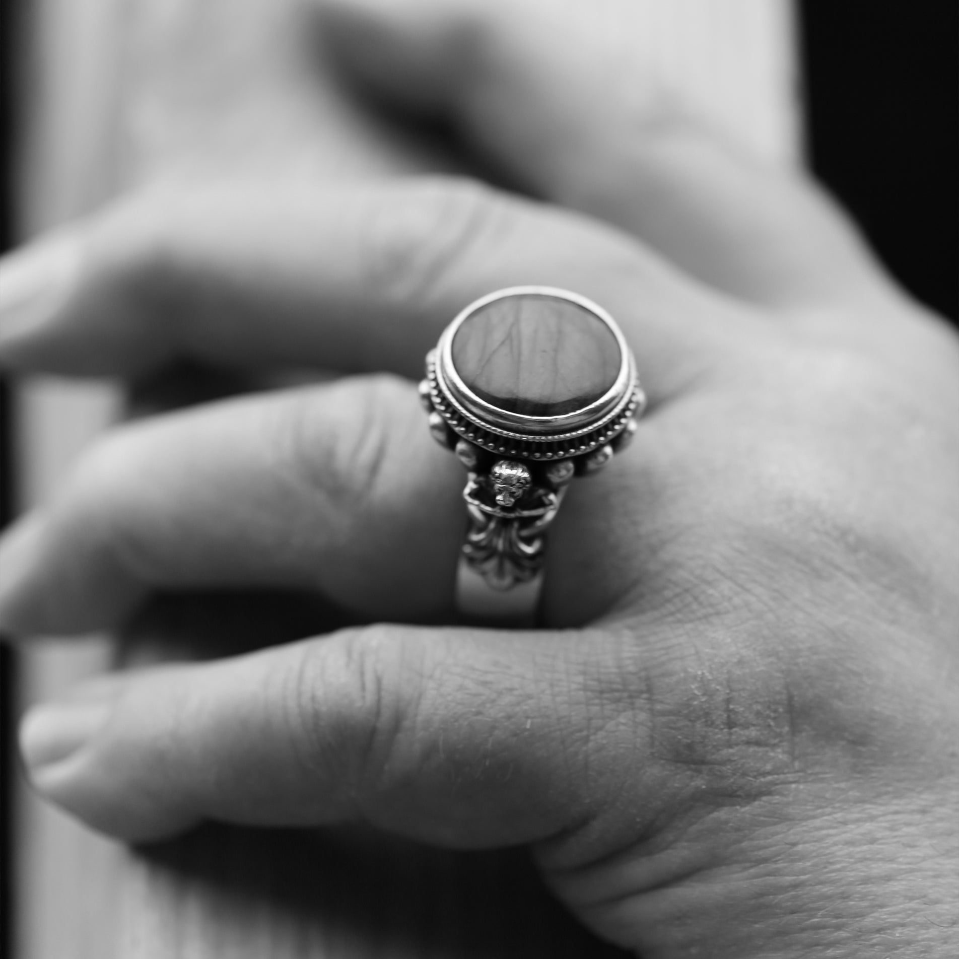 The Herculean Ring in 9ct Gold with Amber - BeckonJewel